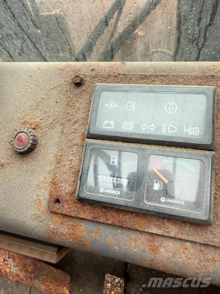 Manitou MC 30 D شاحنات الطرق الوعرة