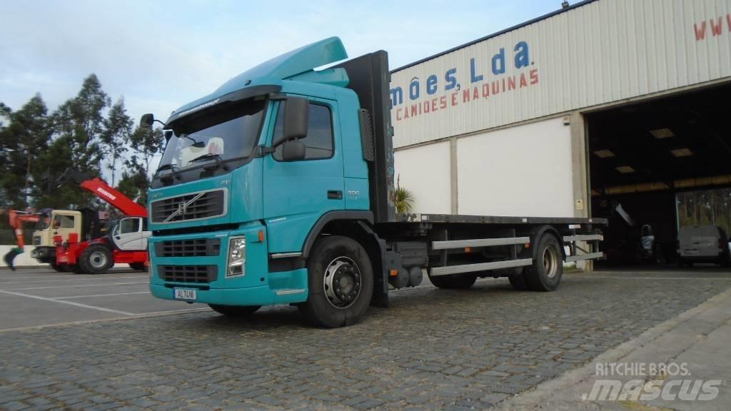 Volvo FM 9 300 شاحنات مسطحة/مفصلية الجوانب