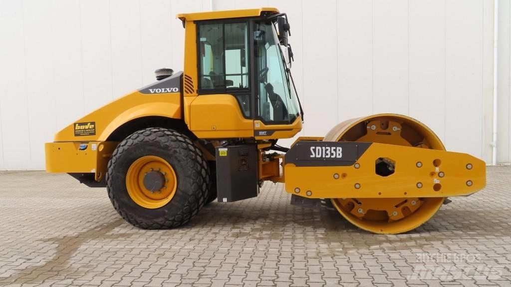 Volvo SD 135 B مداحل أحادية الأسطوانة