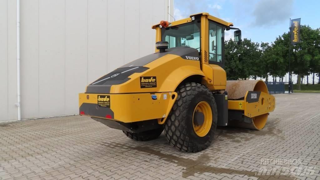 Volvo SD 135 B مداحل أحادية الأسطوانة