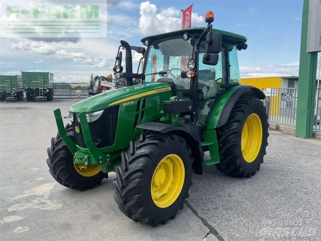 John Deere 5100M الجرارات