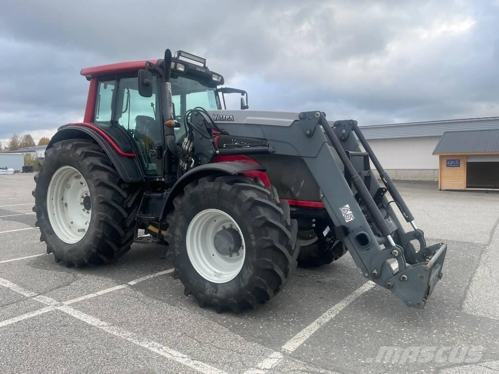 Valtra T 131 الجرارات