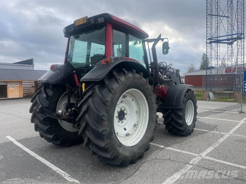 Valtra T 131 الجرارات