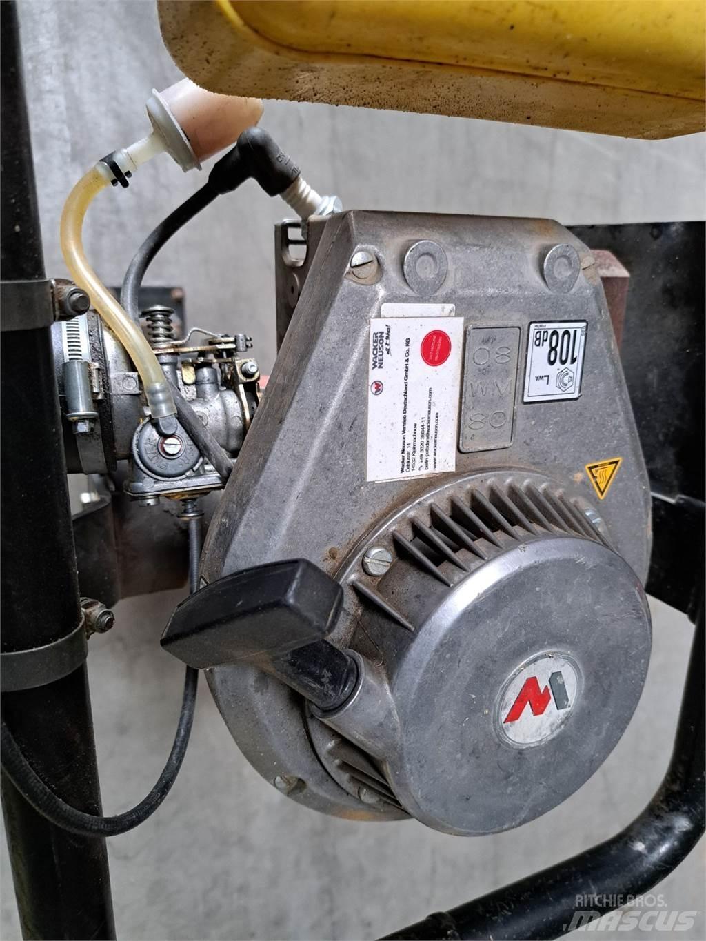 Wacker Neuson BS30 ِدَكات