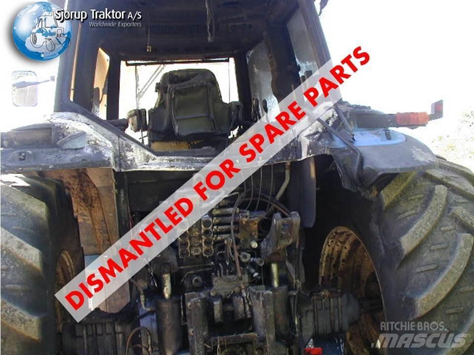 New Holland 8870 الجرارات