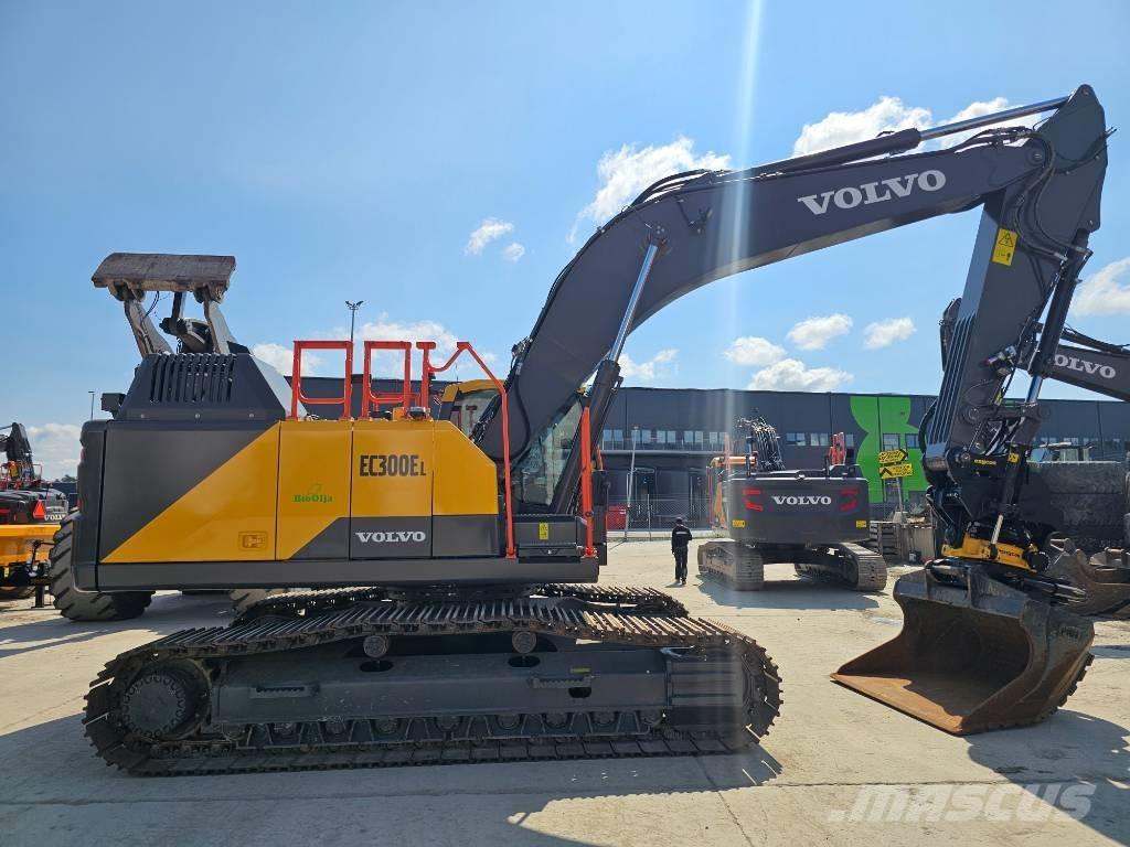 Volvo EC300EL حفارات زحافة