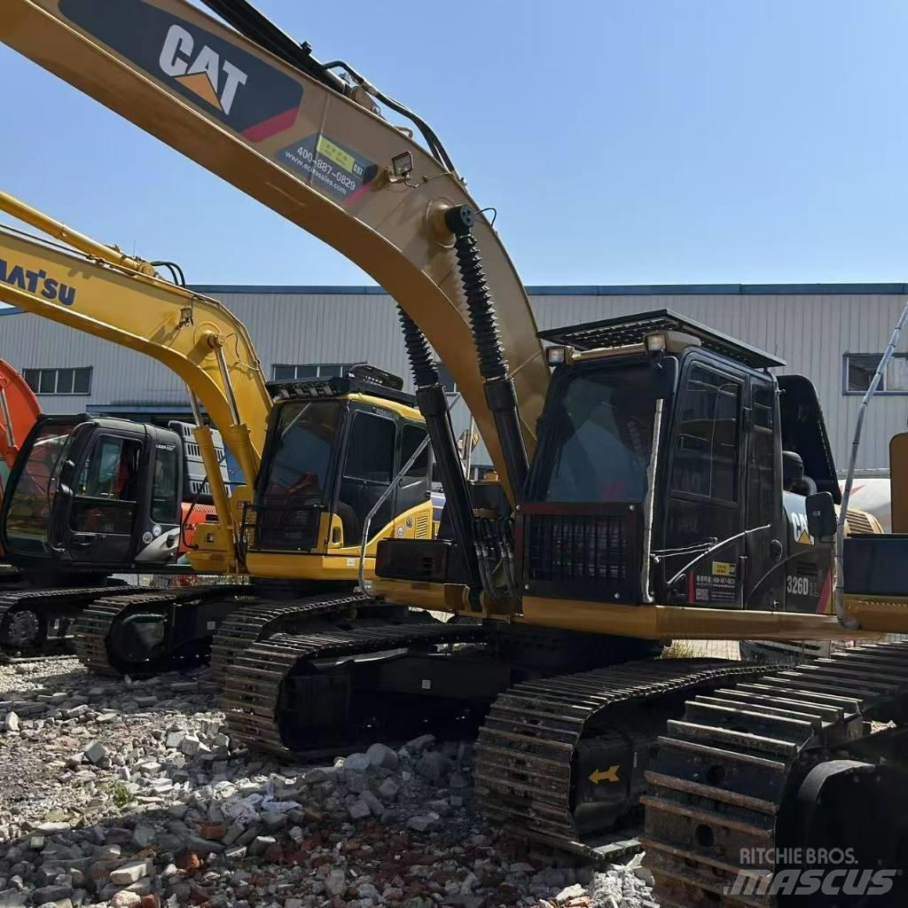 CAT 326D2L حفارات زحافة
