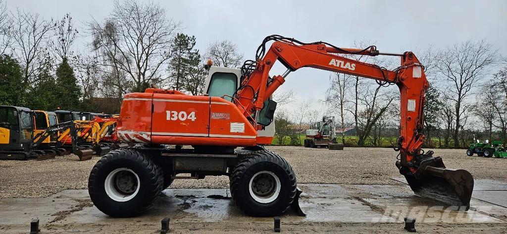 Atlas 1304 حفارات بعجل