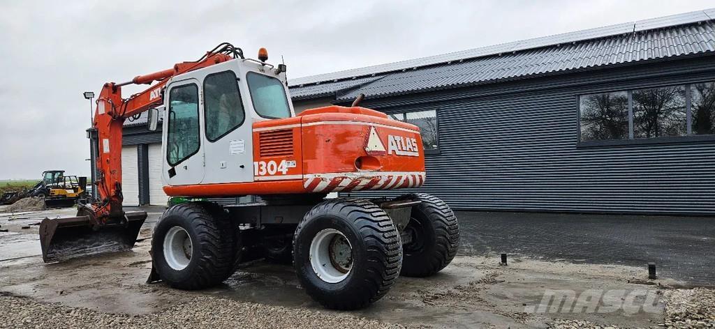 Atlas 1304 حفارات بعجل