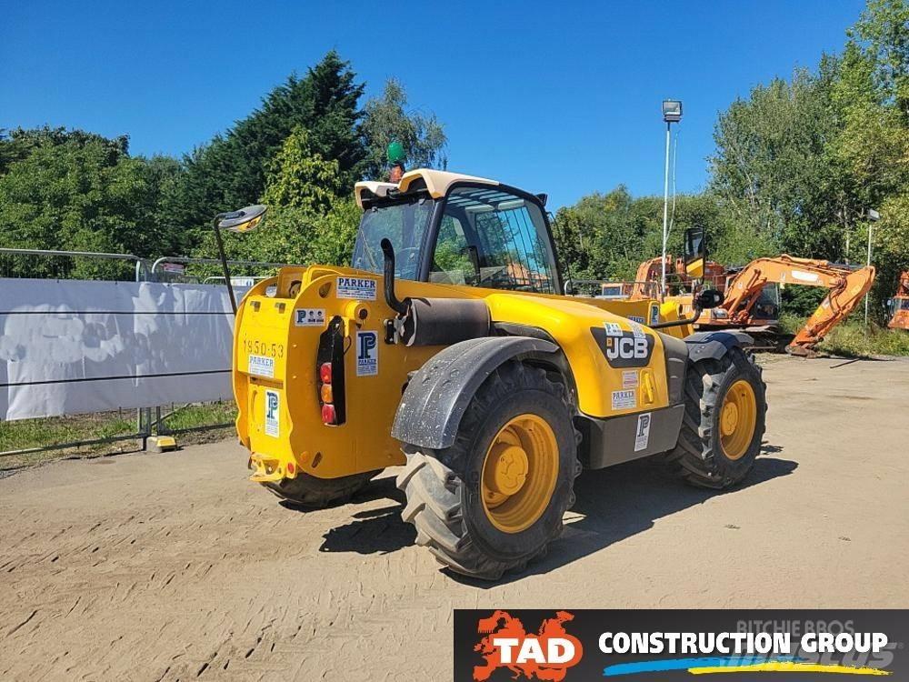 JCB 531-70 مناولات متداخلة