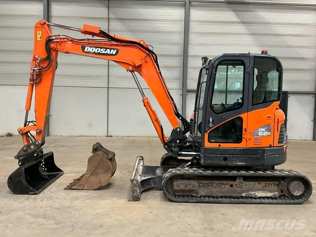 Doosan DX 62 R-3 حفارات صغيرة أقل من 7 طن (حفارات صغيرة)