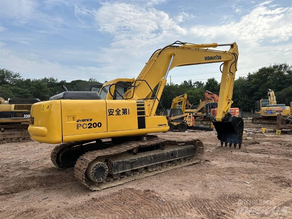 Komatsu PC 200 حفارات زحافة