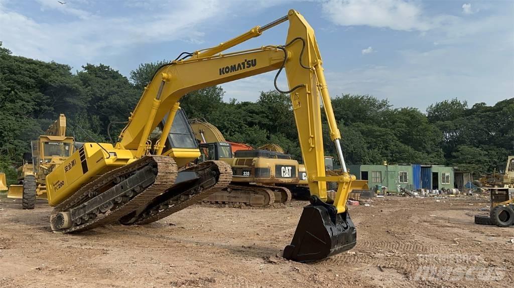 Komatsu PC 200 حفارات زحافة