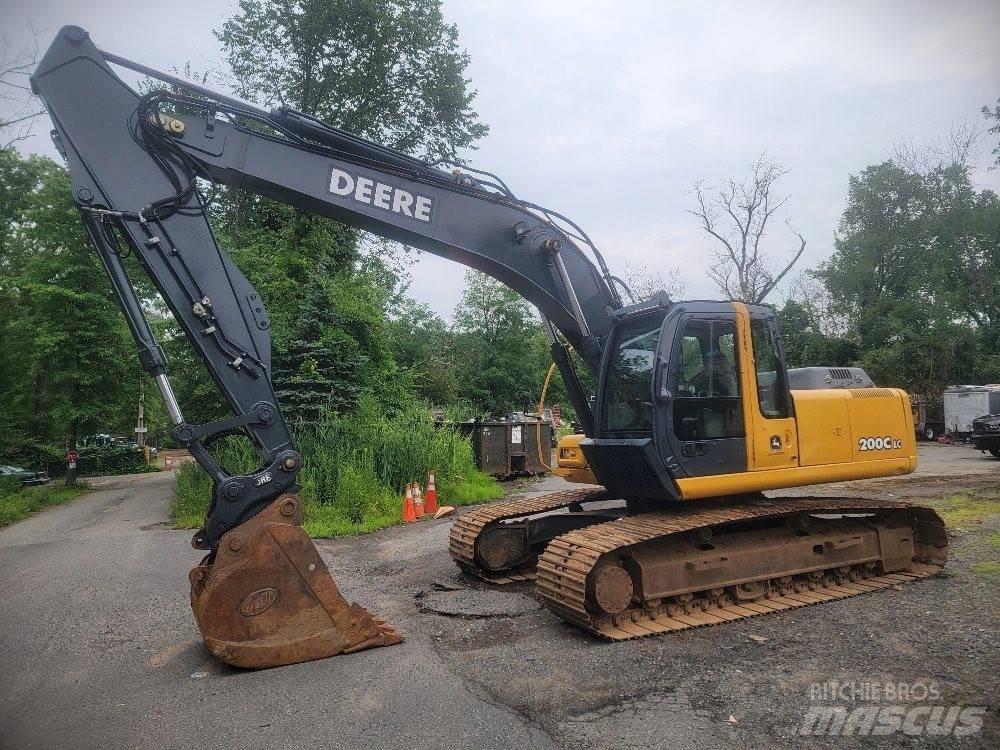 John Deere 200 C LC حفارات زحافة