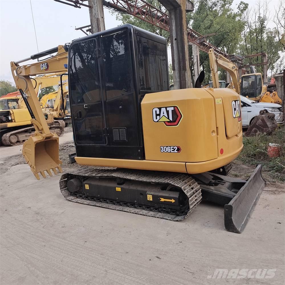 CAT 306 E حفارات وسط 7 طن - 12 طن