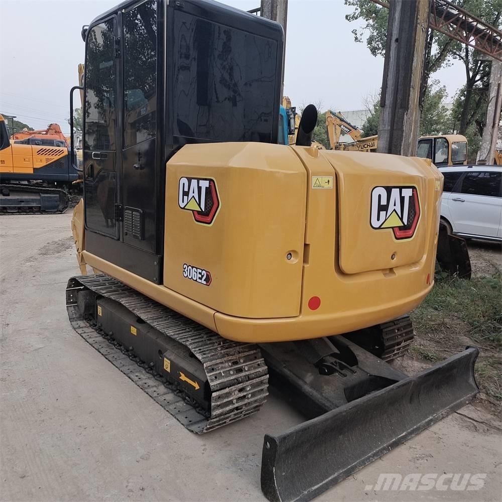 CAT 306 E حفارات وسط 7 طن - 12 طن