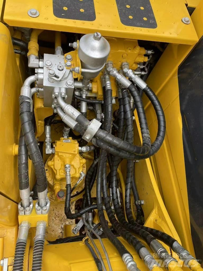 Komatsu 120-8 حفارات زحافة