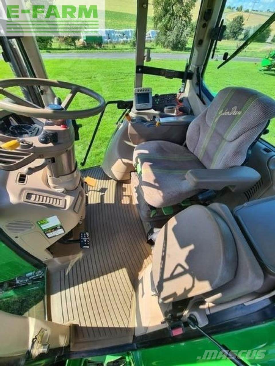 John Deere 7430 الجرارات