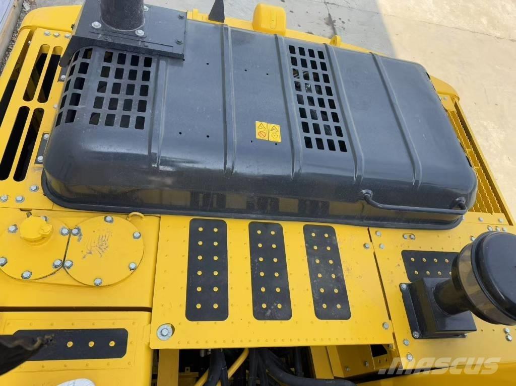 Komatsu PC 200-8N1 حفارات زحافة