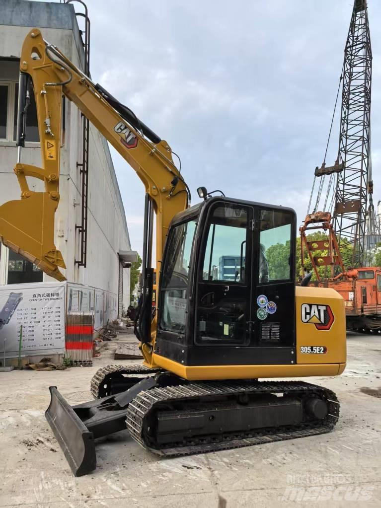 CAT 305.5 E 2 حفارات زحافة