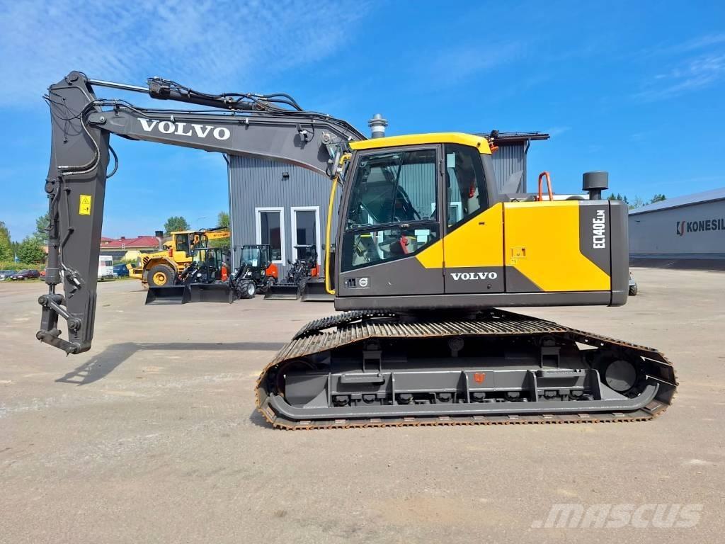 Volvo EC140ELM حفارات زحافة