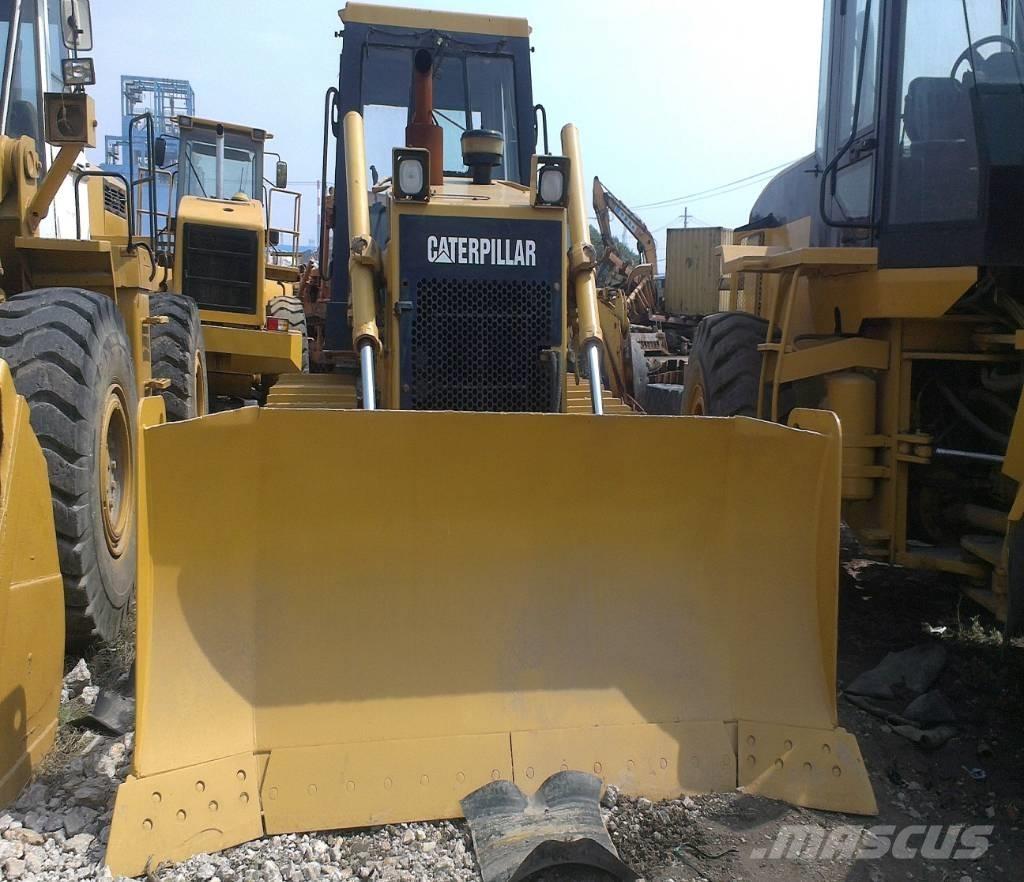 CAT D 6 G LGP II بلدوزرات مجنزرة