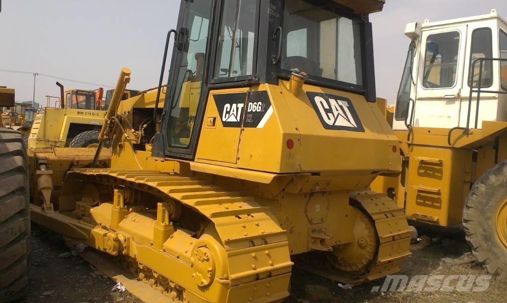 CAT D 6 G LGP II بلدوزرات مجنزرة