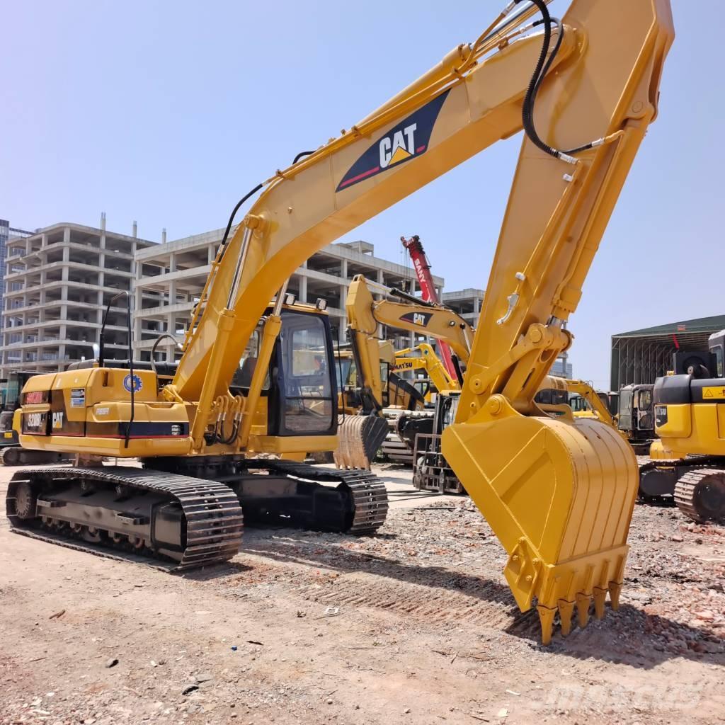 CAT 320 B L حفارات زحافة