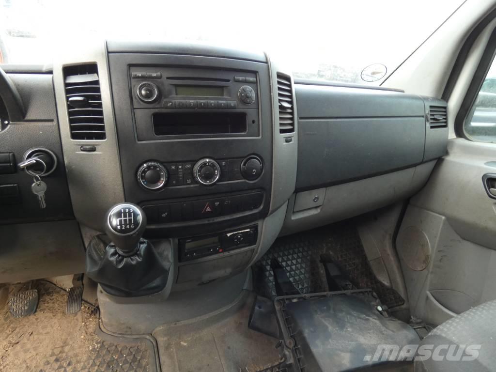 Volkswagen Crafter شاحنات مسطحة/مفصلية الجوانب