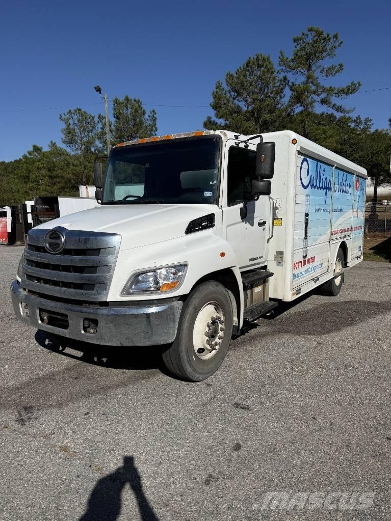 Hino 268 شاحنات نقل المشروبات