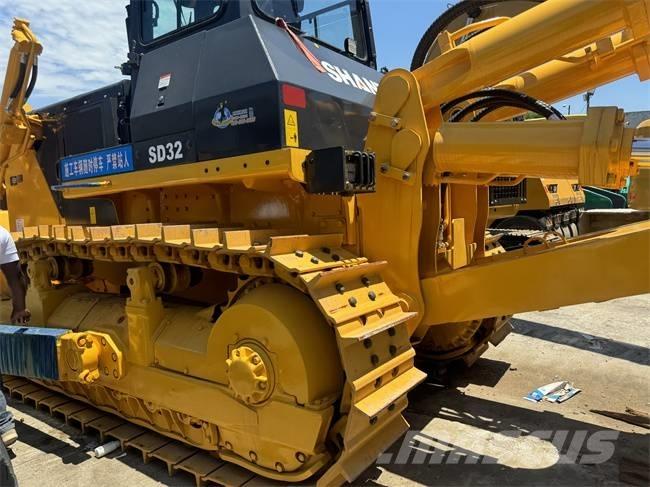 Shantui SD 32 بلدوزرات مجنزرة
