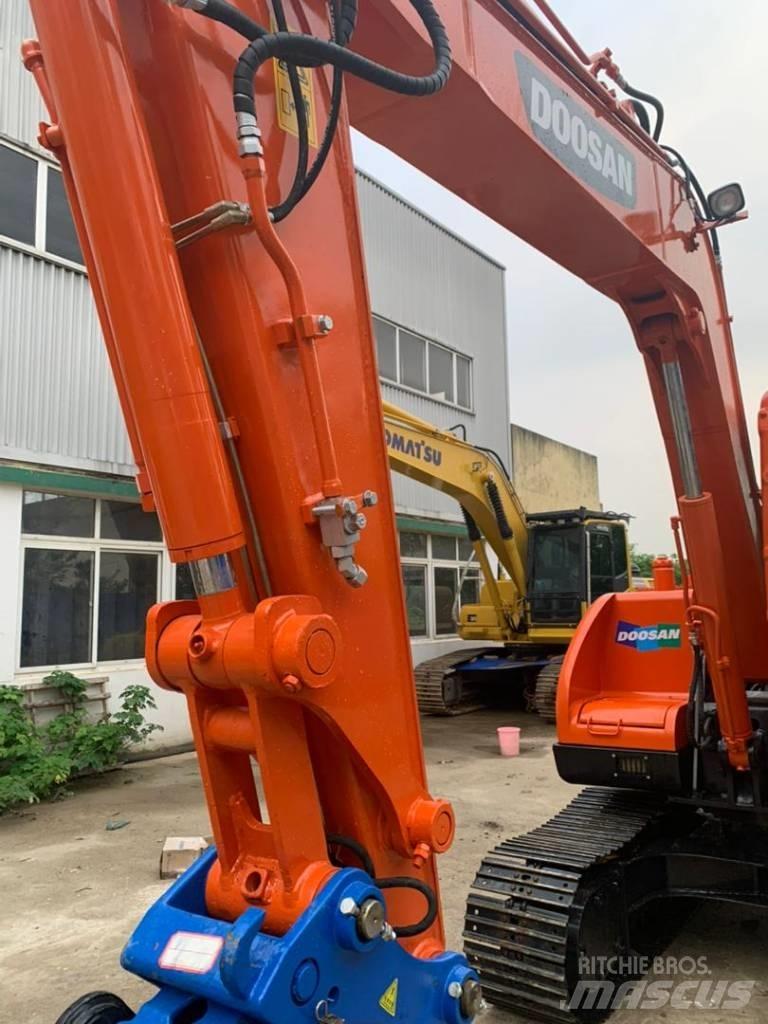 Doosan DX 75-9 C حفارات وسط 7 طن - 12 طن
