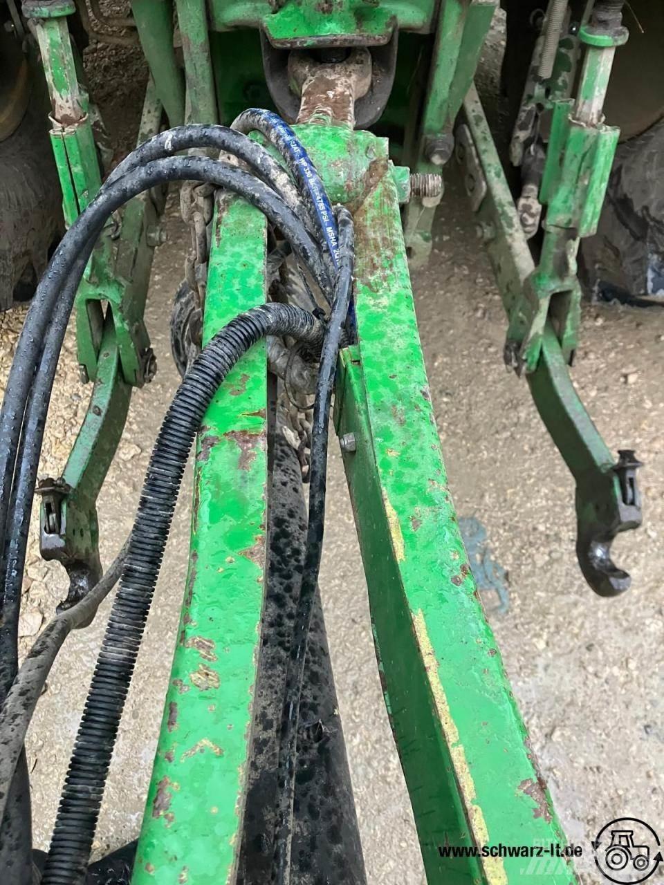 John Deere 590 محزمات مستديرة