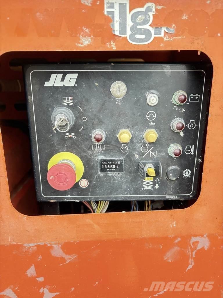 JLG 260 mrt رافعات مقصية الشكل