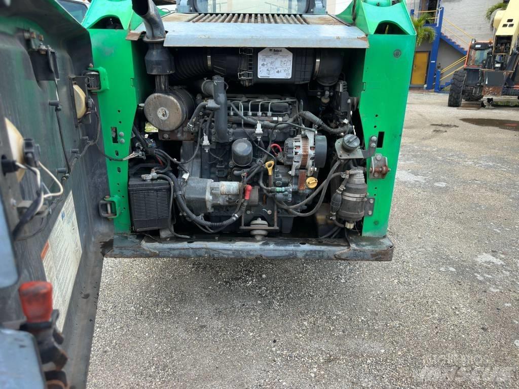 Bobcat S 550 لوادر انزلاقية التوجيه