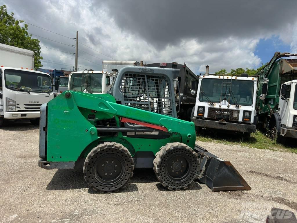 Bobcat S 550 لوادر انزلاقية التوجيه