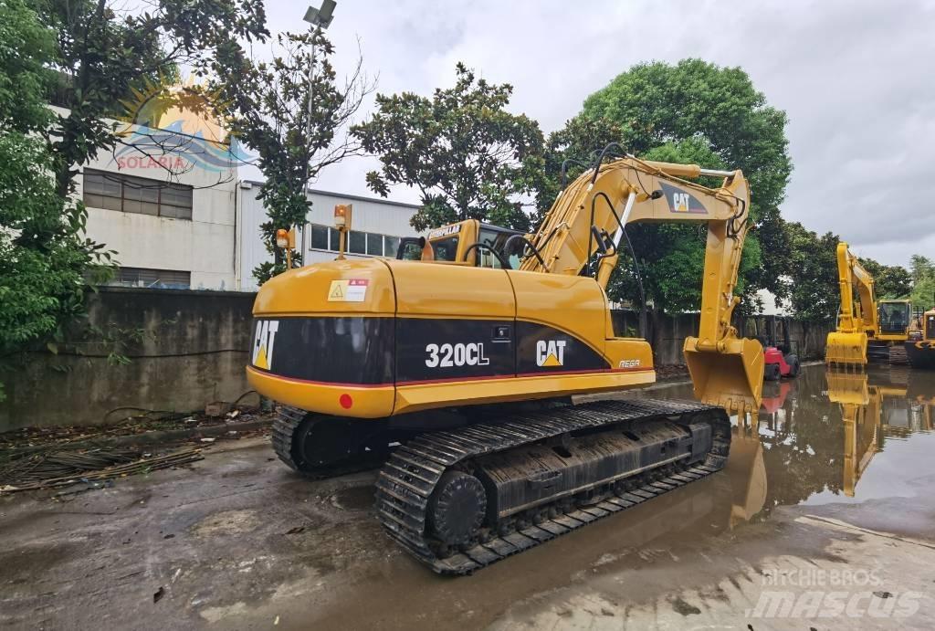 CAT 320 C L حفارات زحافة