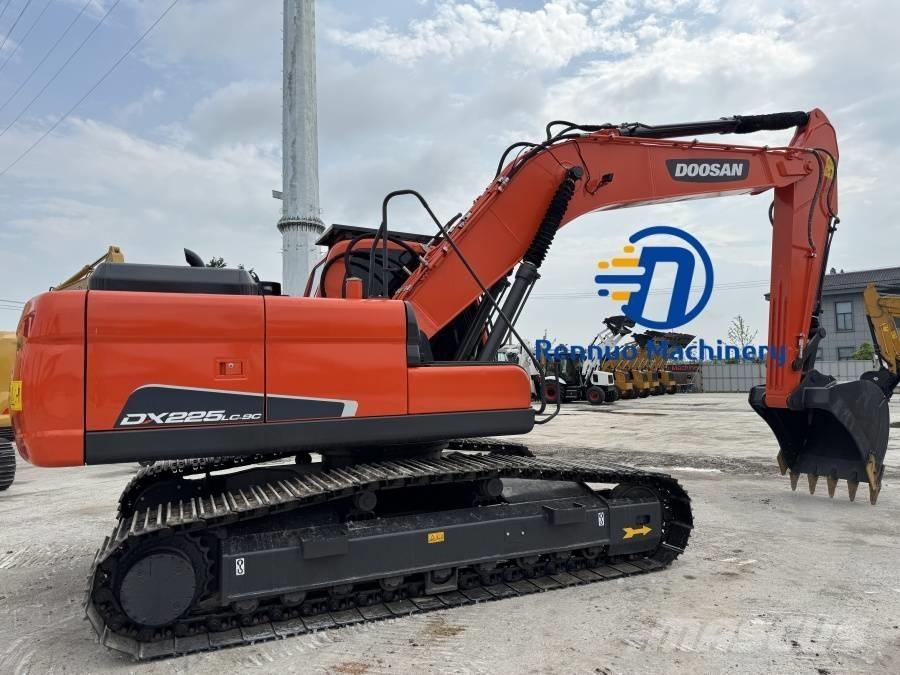 Doosan DX 225 LC-9C حفارات زحافة