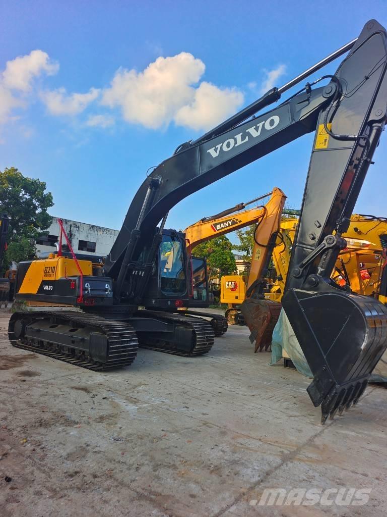 Volvo EC 210 B LC حفارات زحافة