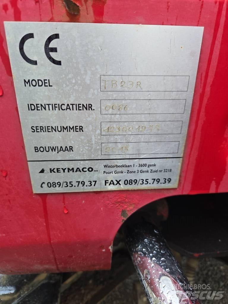 Takeuchi TB 23 R حفارات صغيرة أقل من 7 طن (حفارات صغيرة)