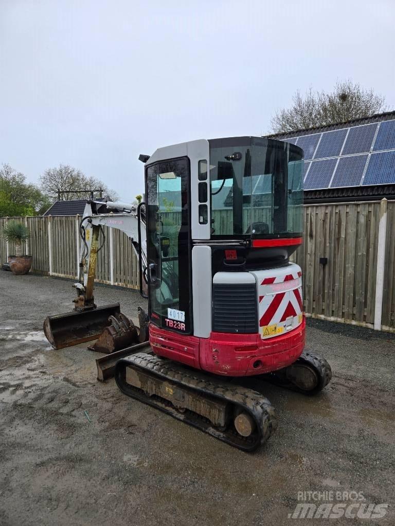 Takeuchi TB 23 R حفارات صغيرة أقل من 7 طن (حفارات صغيرة)