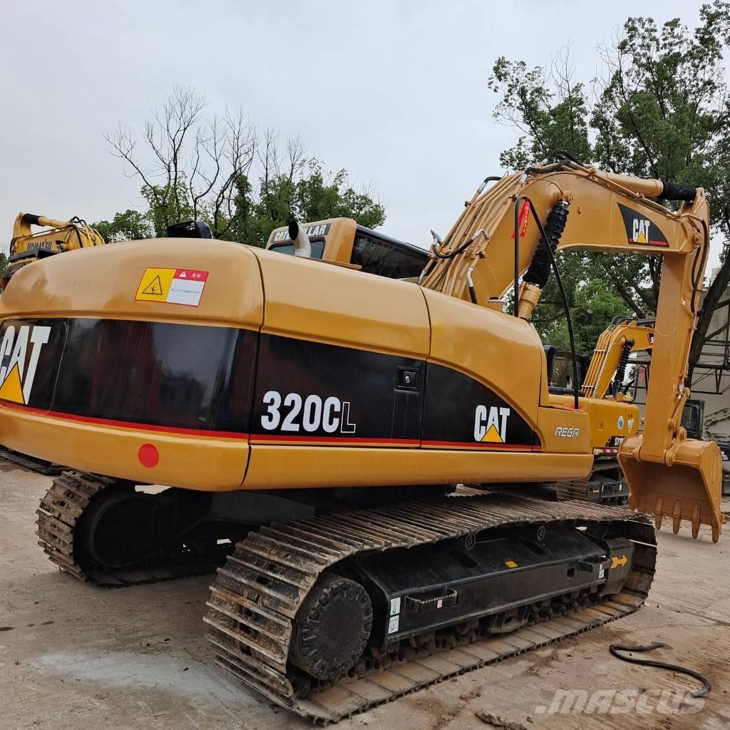 CAT 320 C L حفارات زحافة