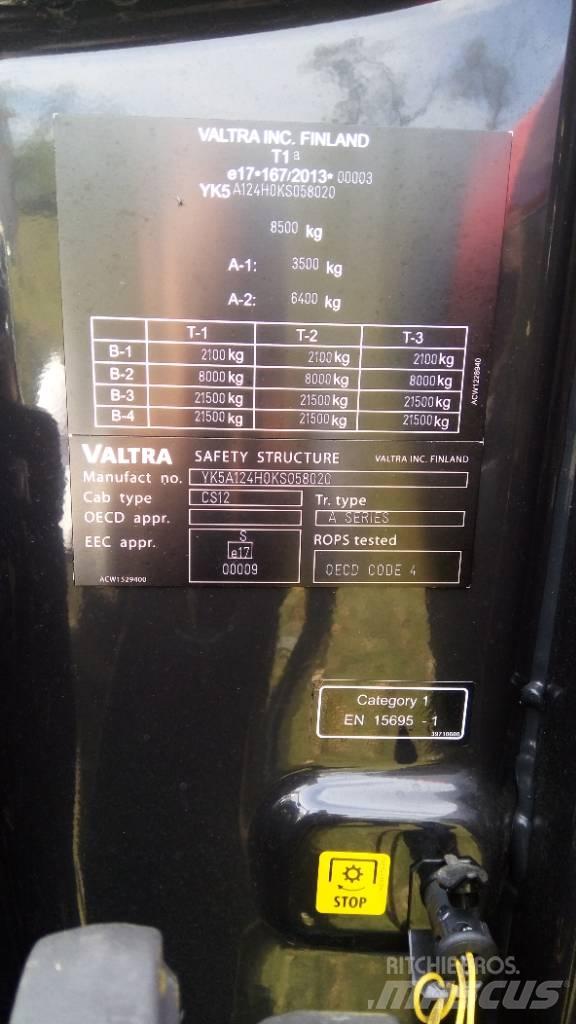 Valtra A 124 الجرارات