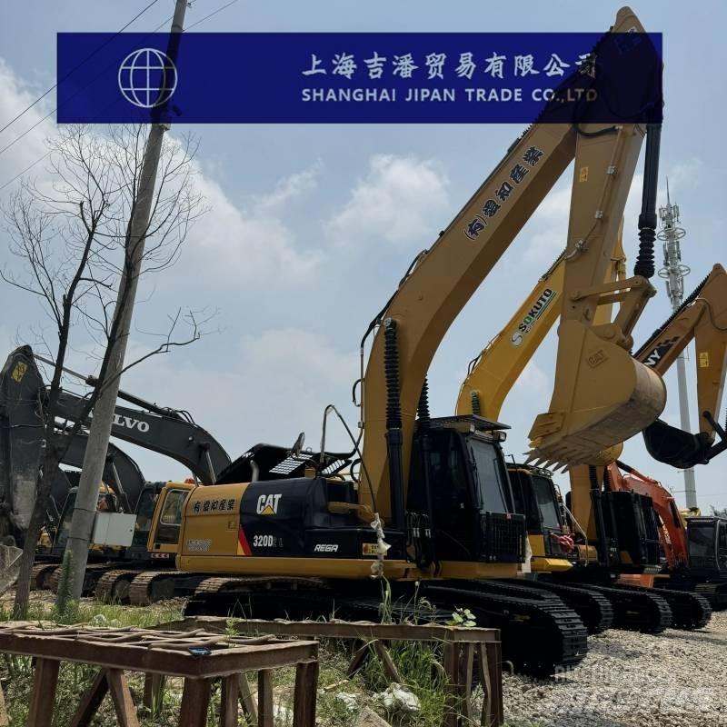 CAT 320 D حفارات زحافة