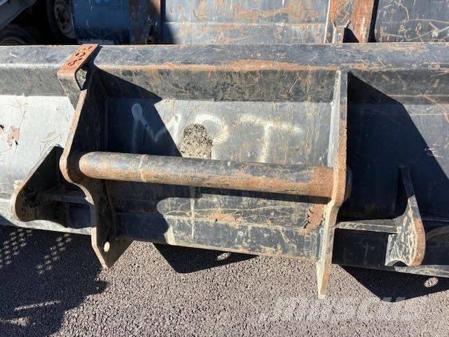 JCB godet دلاء