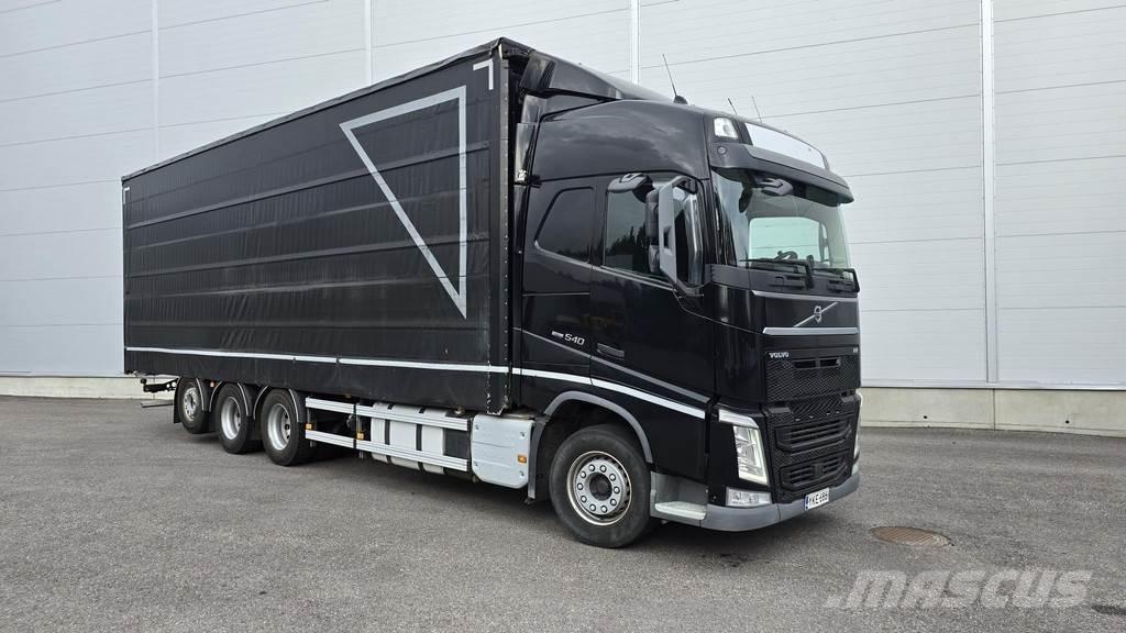 Volvo FH شاحنات بغطاء جانبي