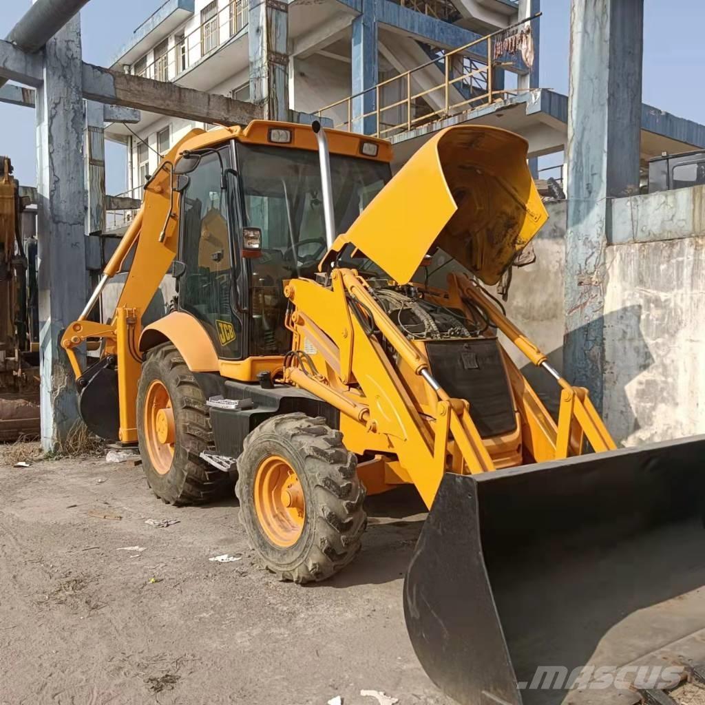 JCB 3CX لوادر ذات جرافات عكسية