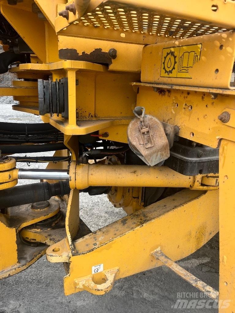 Volvo L 120 F لوادر بعجل