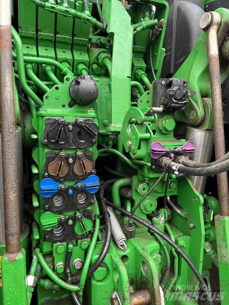 John Deere 6175 R الجرارات