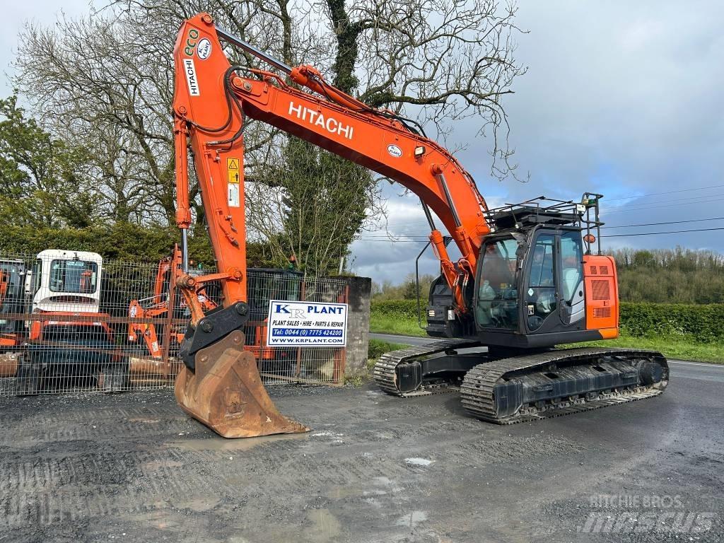 Hitachi ZX225USCL-5 حفارات زحافة